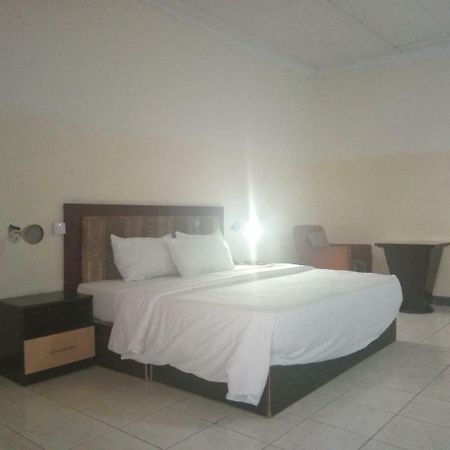 Peace Haven Hotel アブジャ エクステリア 写真