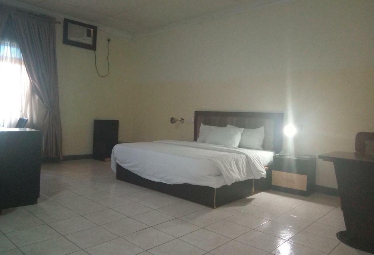 Peace Haven Hotel アブジャ エクステリア 写真