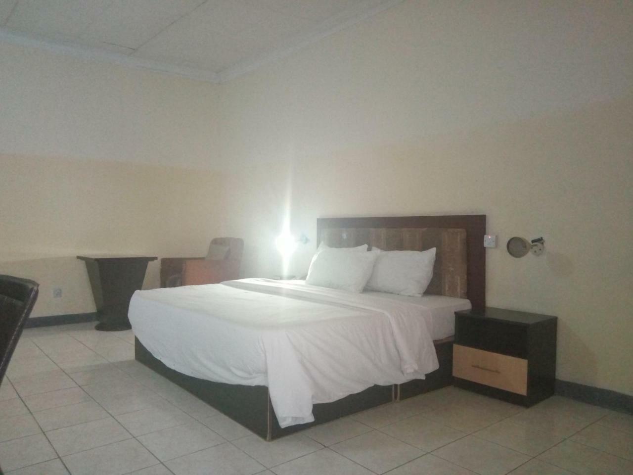 Peace Haven Hotel アブジャ エクステリア 写真